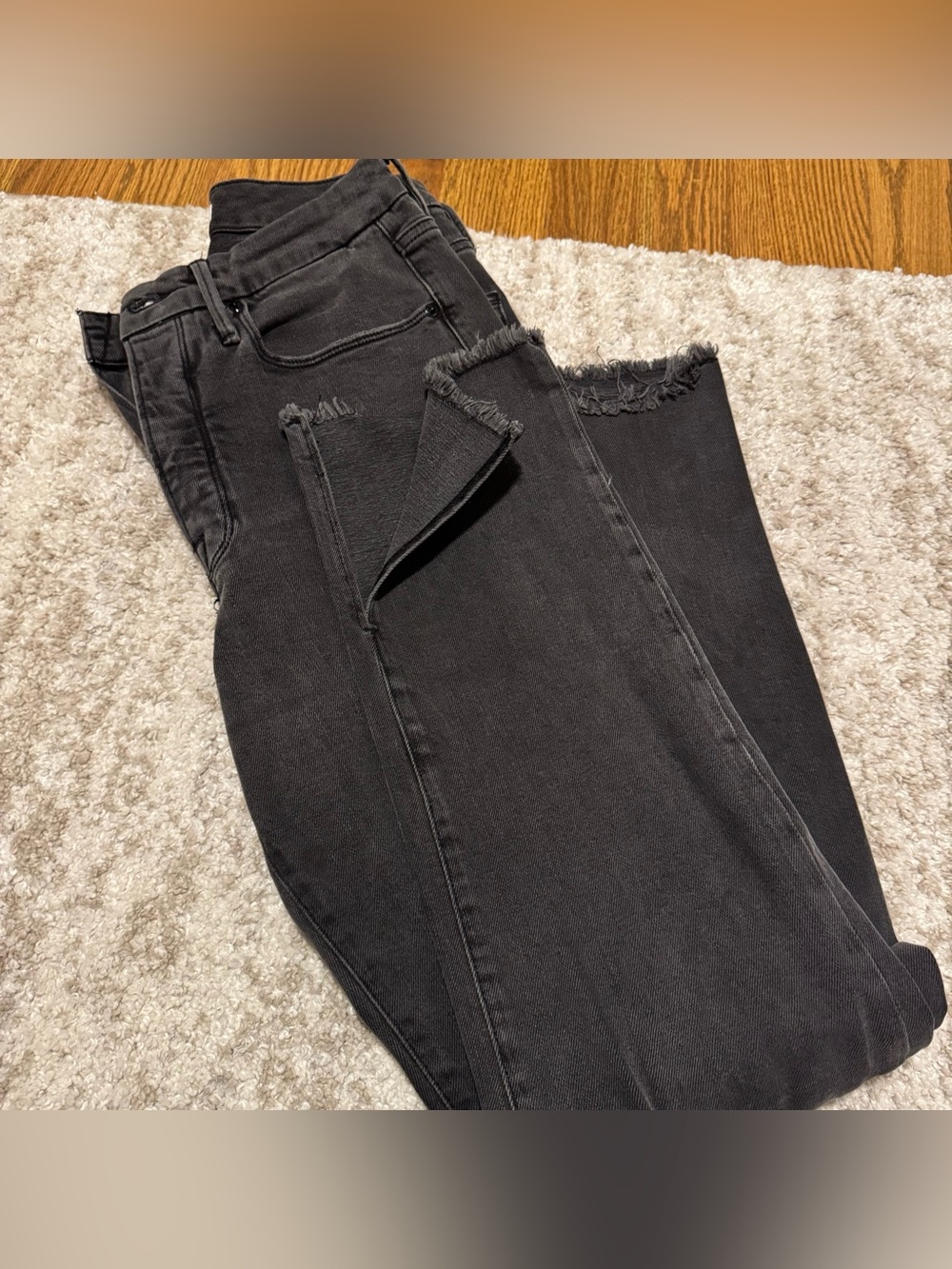 Good American Black Raw-Hem Distressed Stretch Jeans